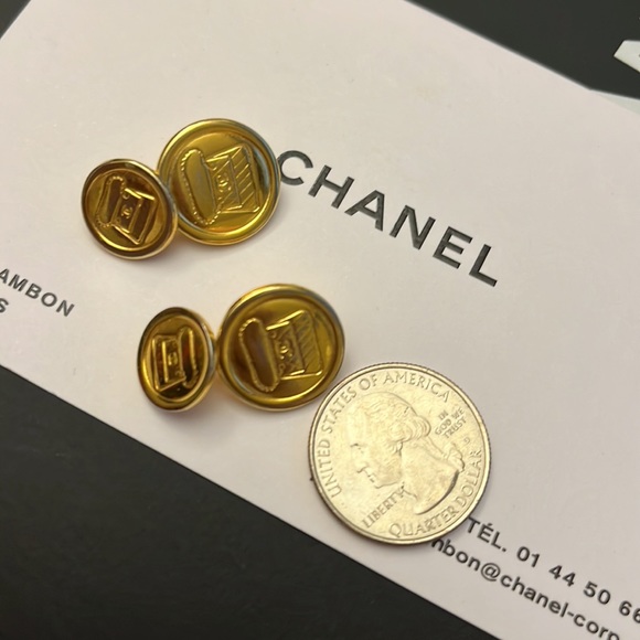 SOLD đź’”Set of Authentic CHANEL cufflinks CC logo purse buttons Gold vintage 1987 - Picture 10 of 10